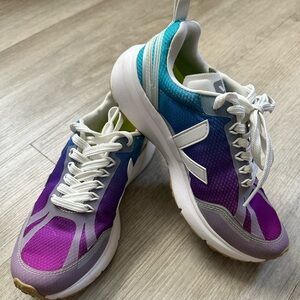 VEJA Jolie Foulee Condor 2 Sneakers (size 6) great for SPRING